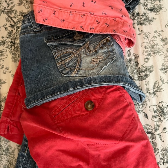 Wildflowers Women's Jean and Red Shorts Collection - Picture 8 of 9